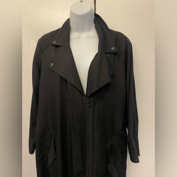 Black 3/4 sleeve lightweight tencel zip front trench size 4 - Picture 3 of 9